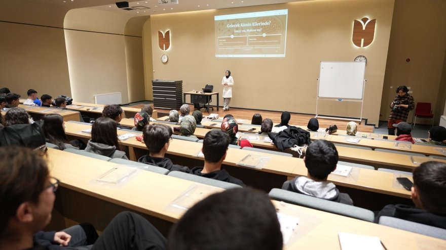Zengin Bir İçerik ve Geniş Bir Katılımla “Sosyal Bilimler 101” Programı Başladı