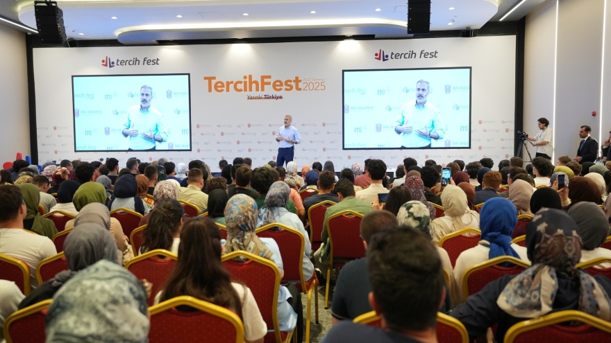 TercihFest’te Geleceğin Liderlerini Türkiye’nin Lider Kadrolarıyla Buluşturduk