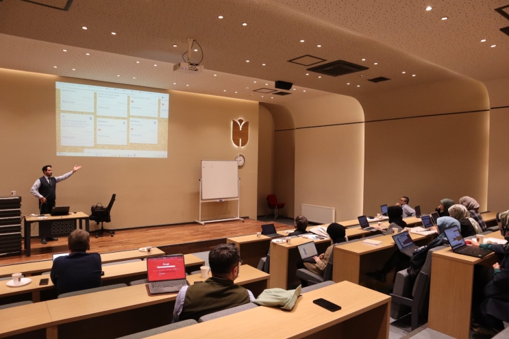 Üniversitemizde Akademisyenlere Yönelik Teknoloji Destekli Aktif Öğrenme Eğitimi Gerçekleştirildi