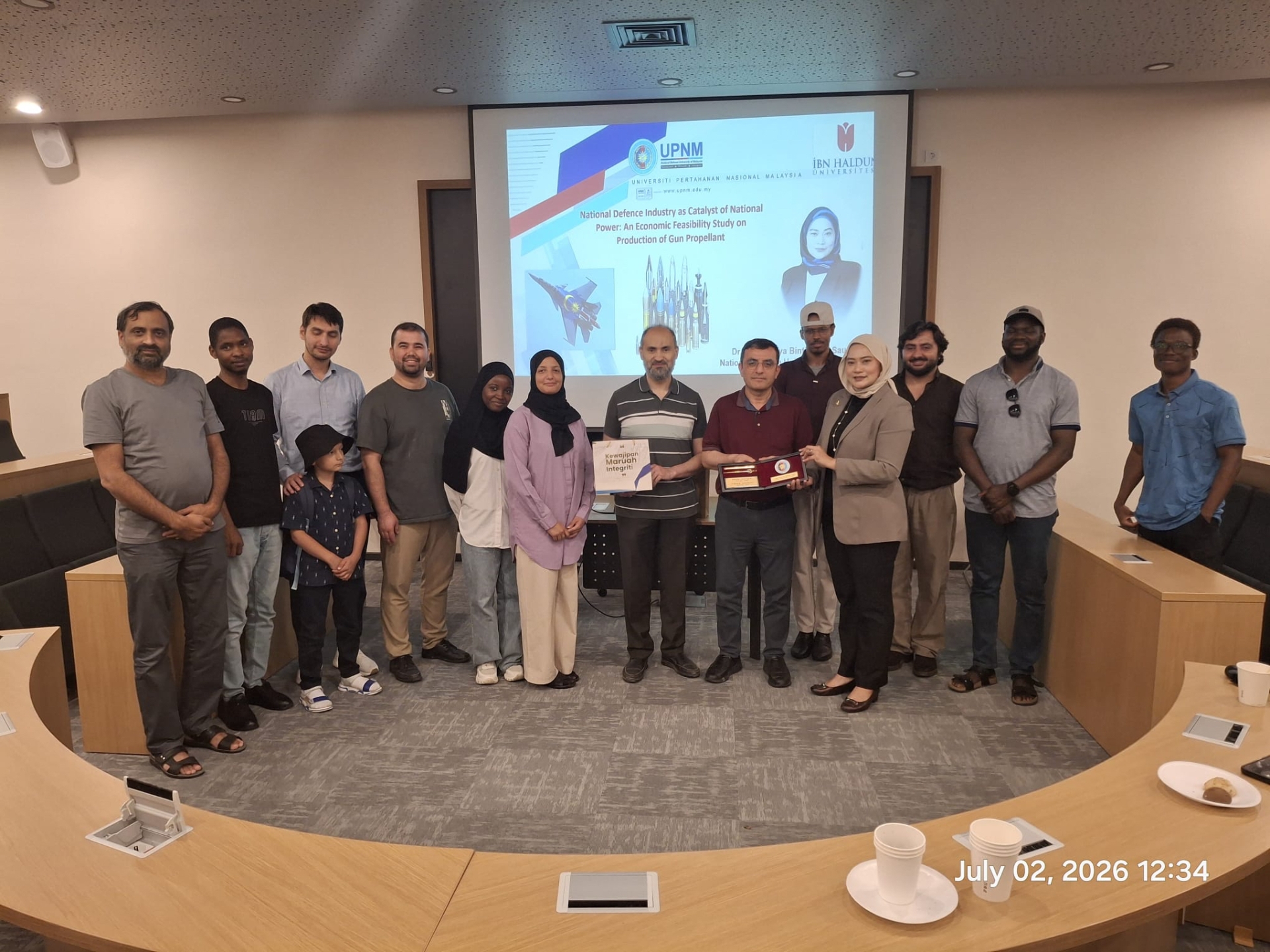 Dr. Nur Surayya Mohd Saudi Üniversitemizde Gerçekleştirilen Stratejik Öz-Yeterlilik Seminerinde Konuşma Yaptı