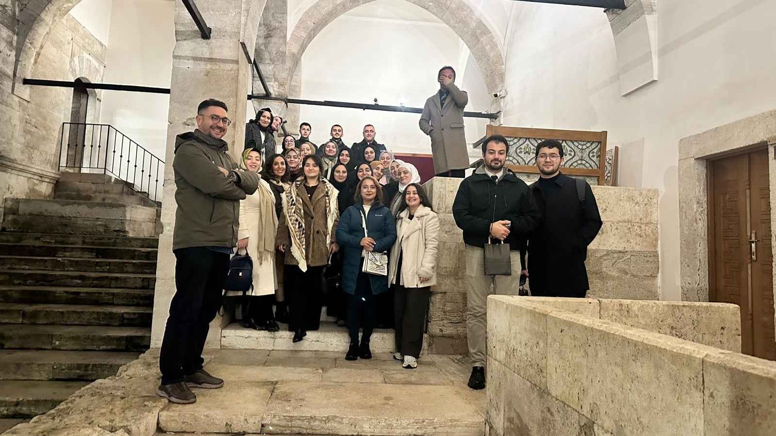 Eğitimde Yapay Zekâ Teknolojileri ve Eğitim Kurumları İşletmeciliği Yüksek Lisans Öğrencileri Süleymaniye Yerleşkesi’nde Buluştu 