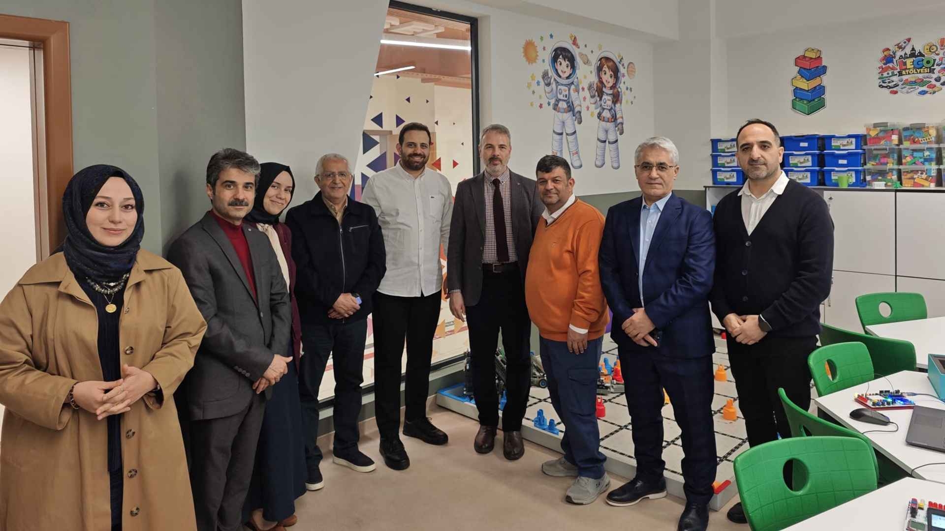 Eğitim Bilimleri Fakültemizden Çınar Koleji’ne Ziyaret