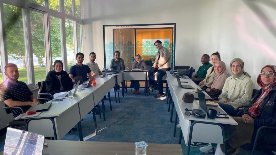Assist. Prof. Adem Yurdunkulu Delivered Two AI Workshops as Part of the Thesis Writing Camp