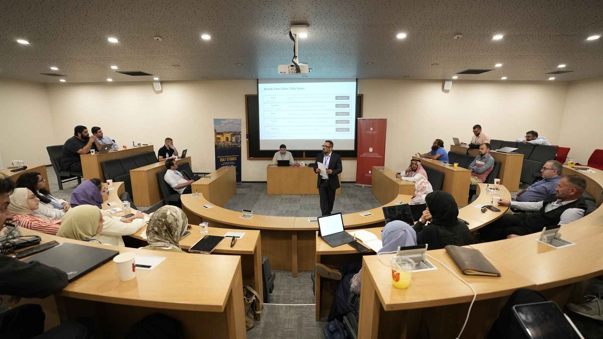Türkiye’de Alanında İlk Etkinlik Olan Körfez Çalışmaları Uluslararası Yaz Okulu Üniversitemizde Gerçekleştirildi