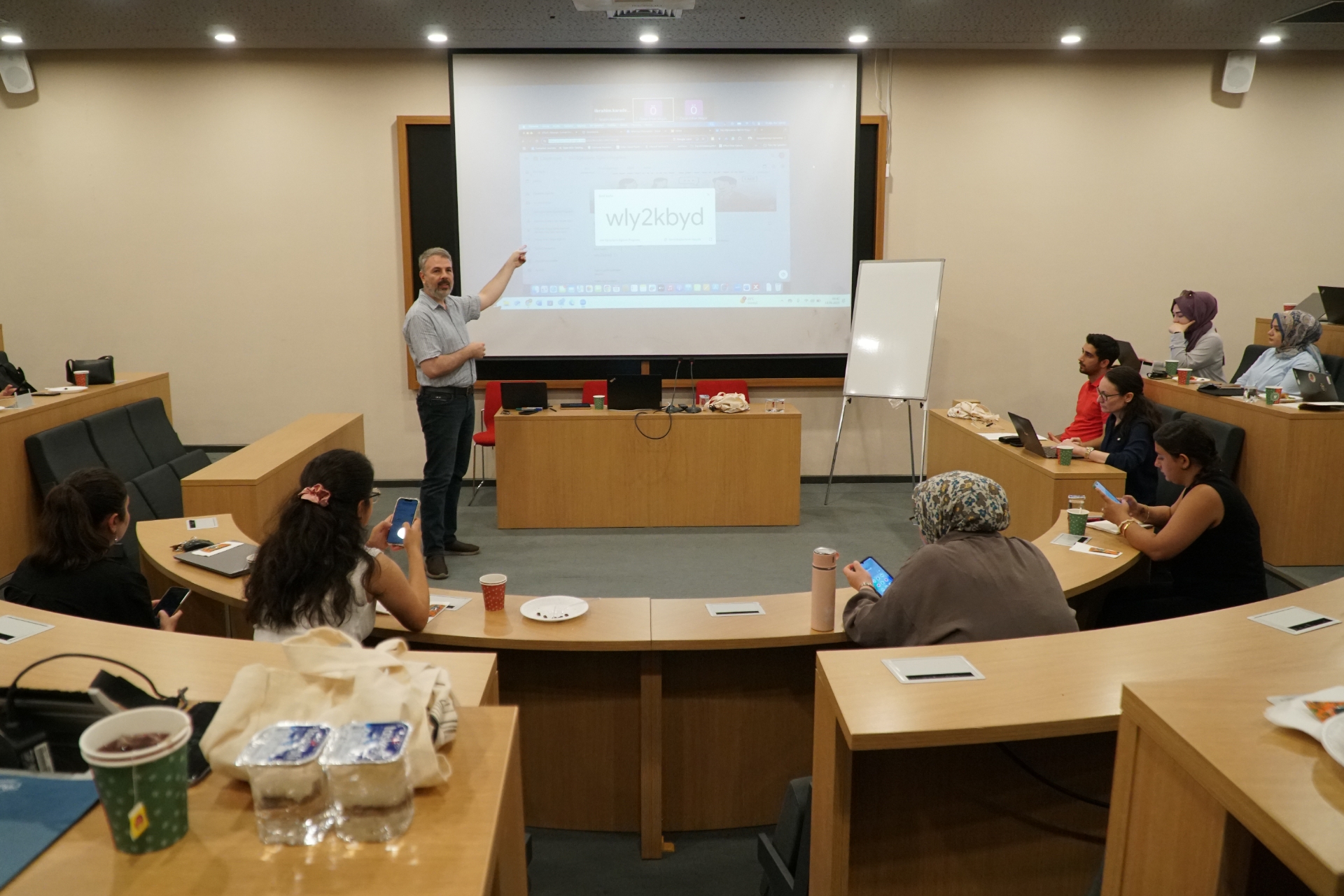 The First Session of the Educator Training Program Was Held