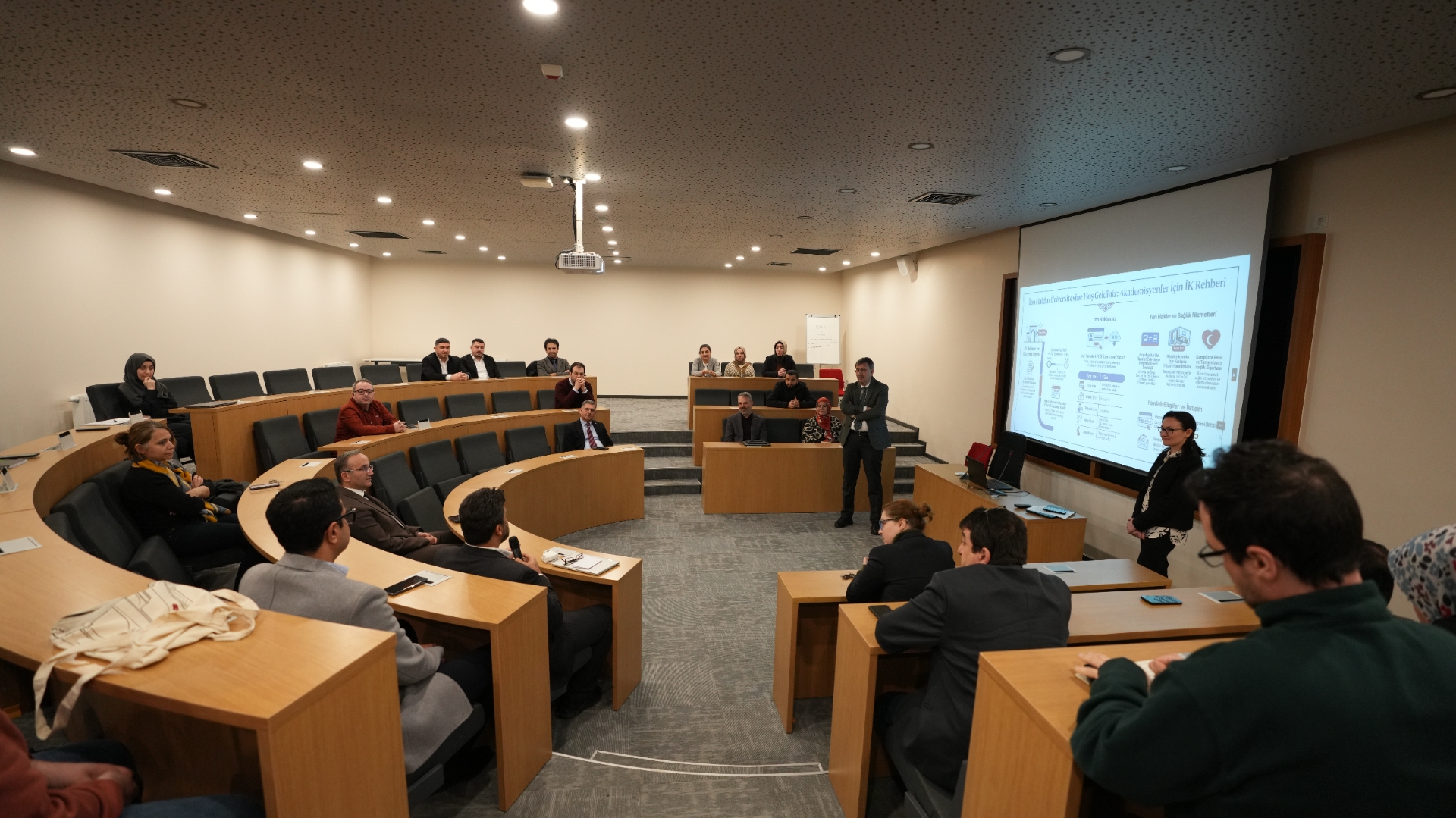 Üniversitemizde Göreve Yeni Başlayan Akademisyenlerimize Yönelik Oryantasyon Programı Düzenlendi