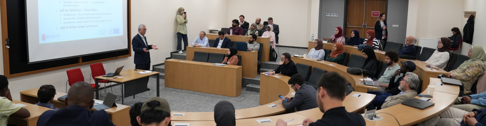 Tan Sri Azman Mokhtar Delivered a Special Talk at IHU on the Global Role of Islamic Economics and Finance