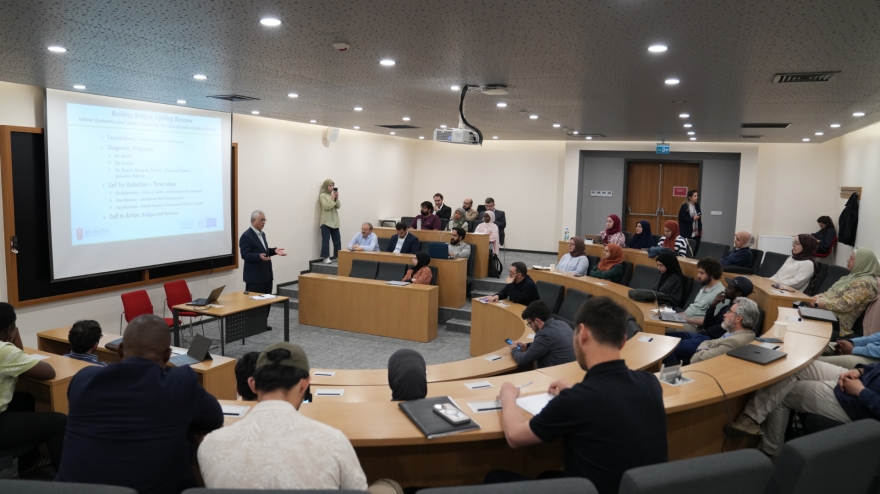 Tan Sri Azman Mokhtar Delivered a Special Talk at IHU on the Global Role of Islamic Economics and Finance