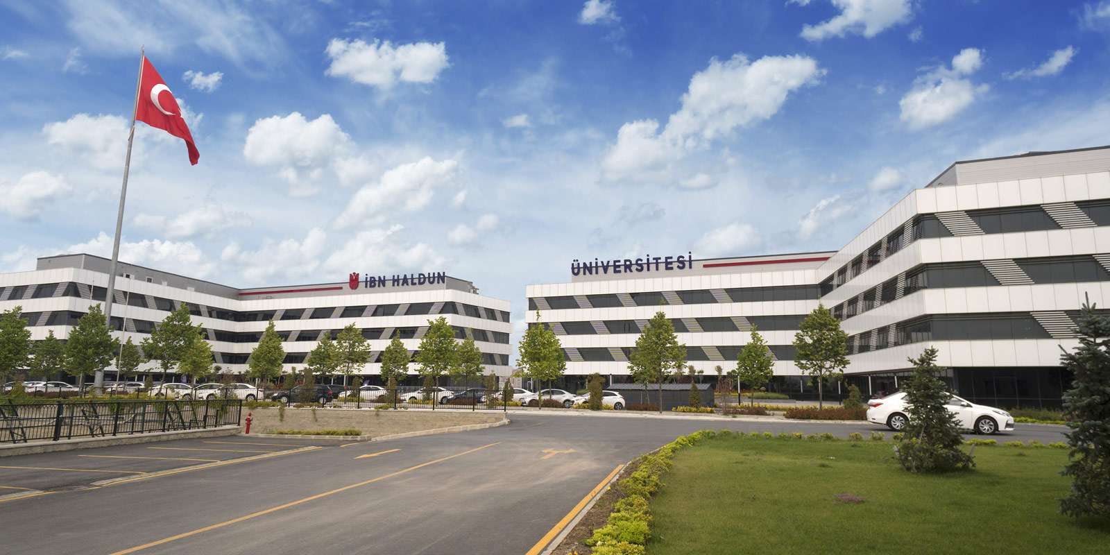 İbn Haldun Üniversitesi'ne Hoşgeldiniz