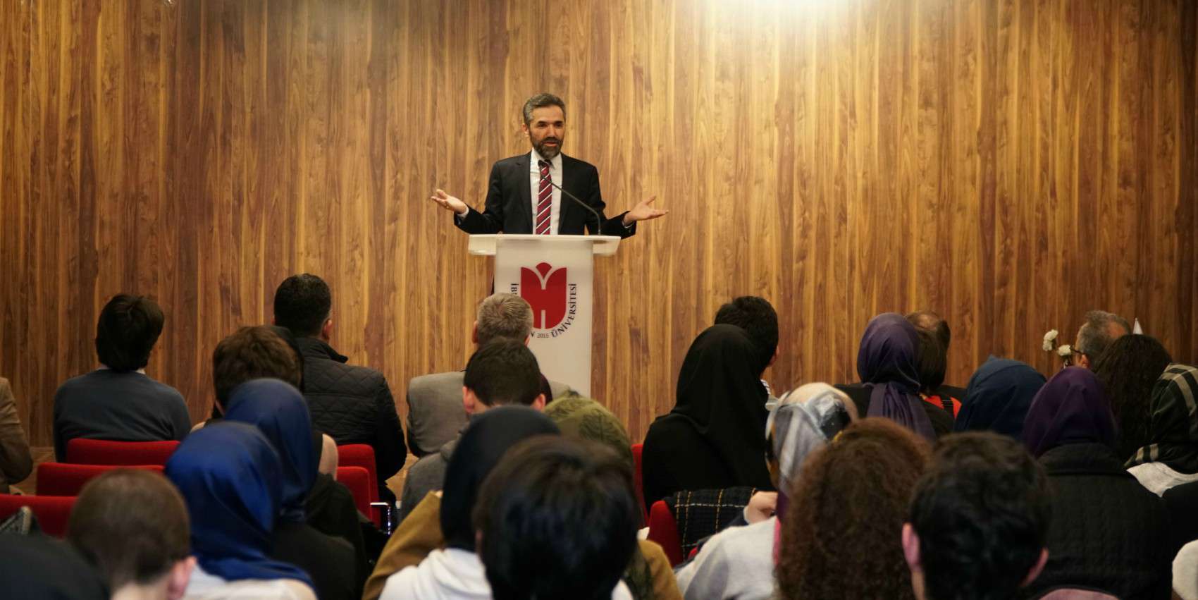 İbn Haldun Üniversitesi “Kış Okulu” Öğrencileri Sertifikalarını Aldı