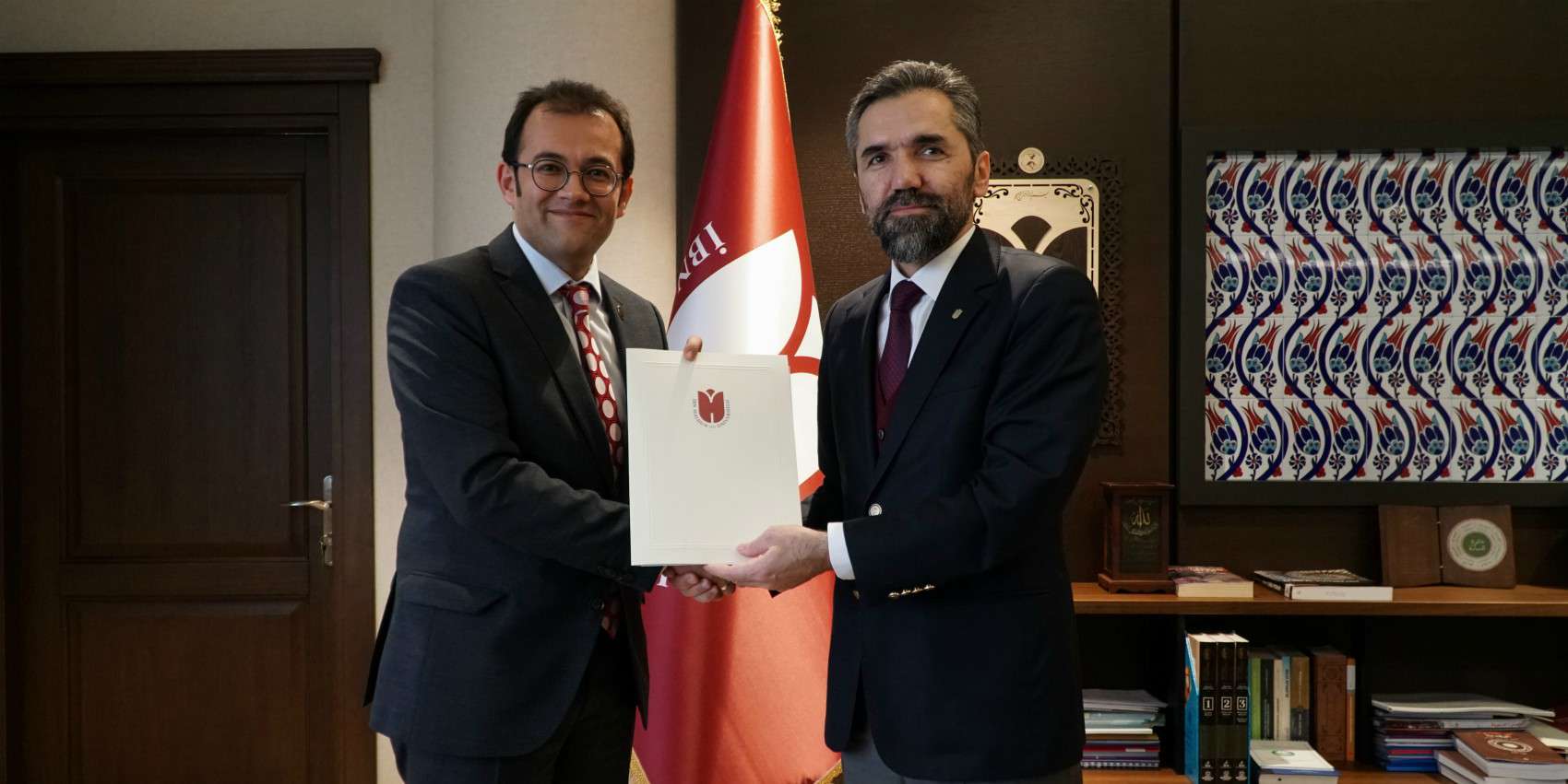 İbn Haldun Üniversitesi İle İstanbul Lisesi Arasında İş Birliği Anlaşması İmzalandı