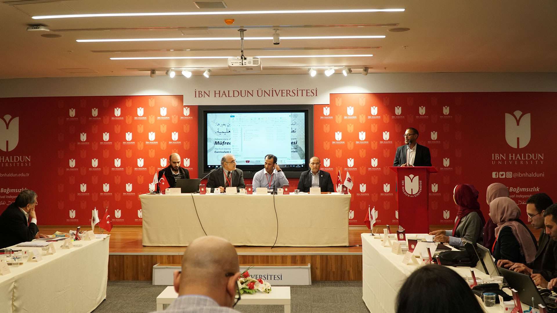 Yabancılara Arapça Öğretim Üzerine Birinci Uluslararası Sempozyum: Müfredat ve Materyal Geliştirmesi