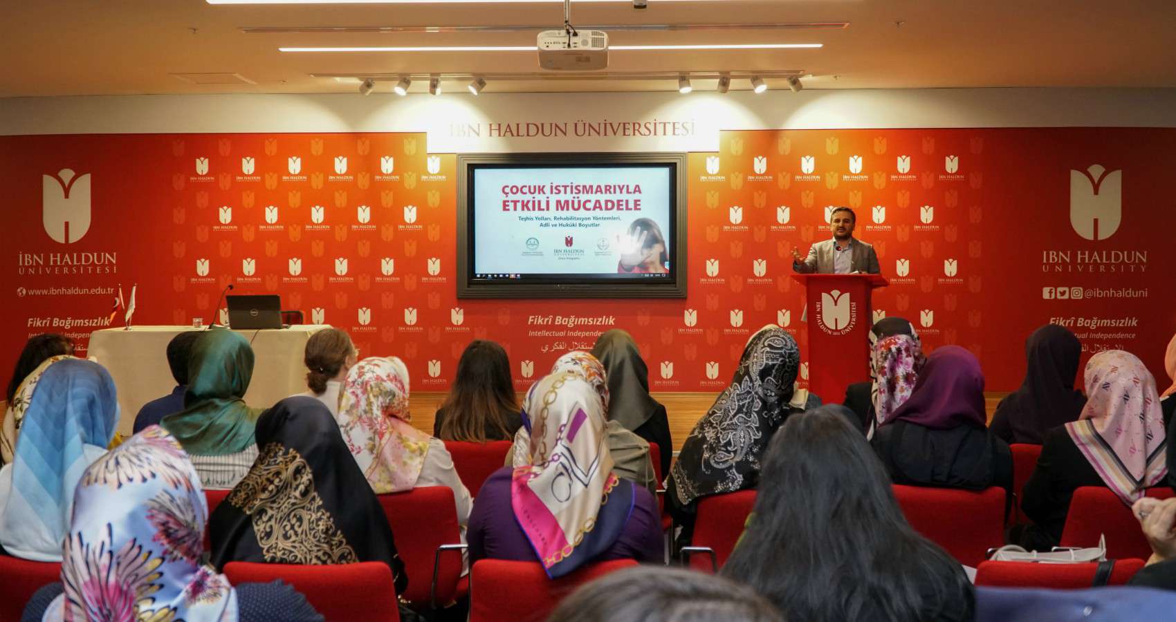 İbn Haldun Üniversitesinde 'Çocuk İstismarı ile Etkili Mücadele Semineri' Yapıldı