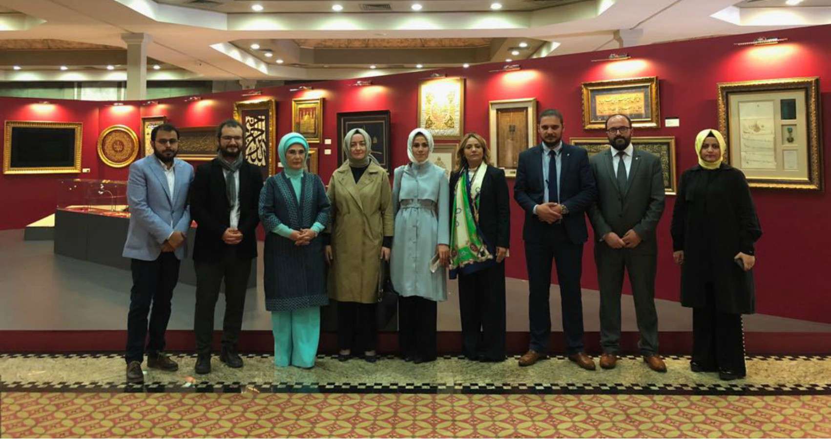 Emine Erdoğan Hanımefendi 'Geleceğin Yıldızları için Karma Eserler Sergimizi' Ziyaret Etti