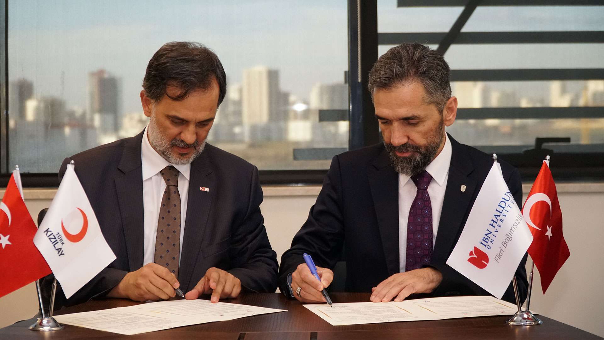 İbn Haldun Üniversitesi ve Kızılay Arasında Akademik İş Birliği Protokolü İmzalandı