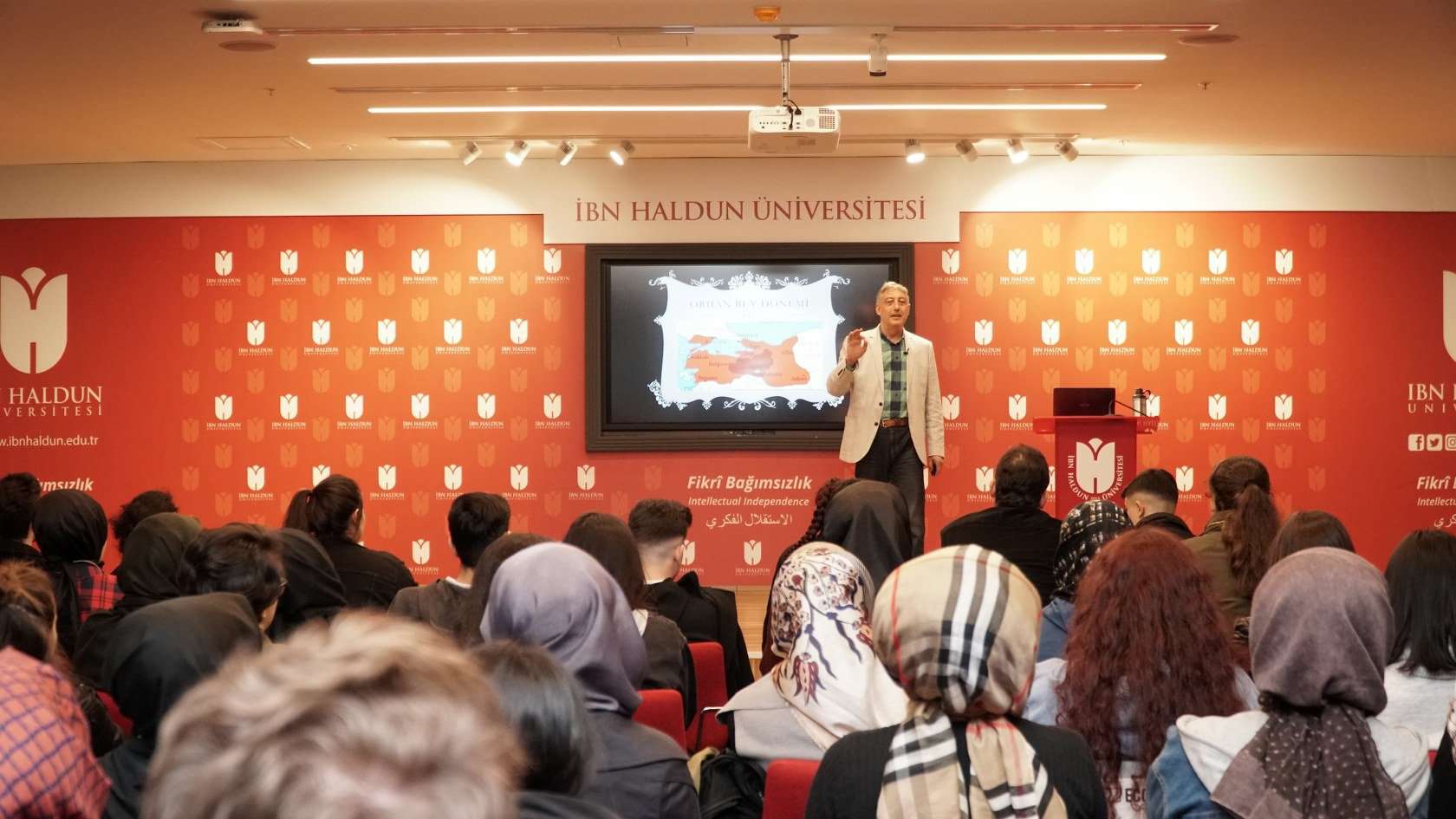 İbn Haldun Konferansları’nda Vehbi Baysan, Son Dönem Osmanlı ve ‘Değişim’ Tarihini Anlattı