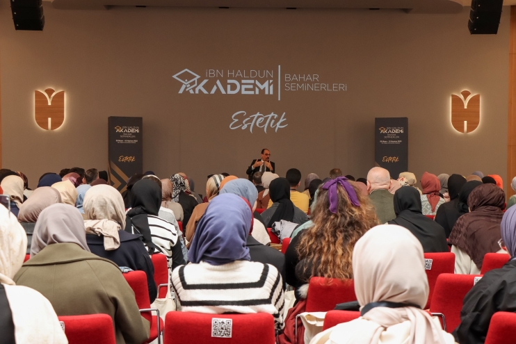 İbn Haldun Akademi Bahar Seminerleri'nin İlk Haftası Yoğun Bir Katılımla Tamamlandı