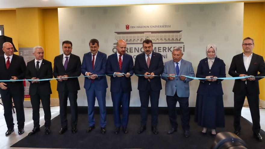 İbn Haldun Üniversitesi Öğrenci Merkezi Açıldı
