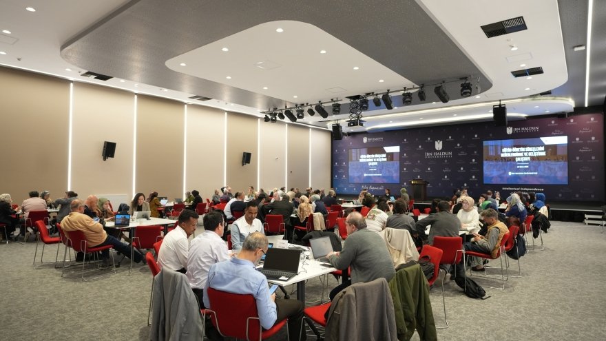 Tüm Akademisyenlerimizin Katılımıyla Üniversitemizde Eğitim-Öğretim Süreçlerini Değerlendirme ve Geliştirme Çalıştayı Gerçekleştirildi