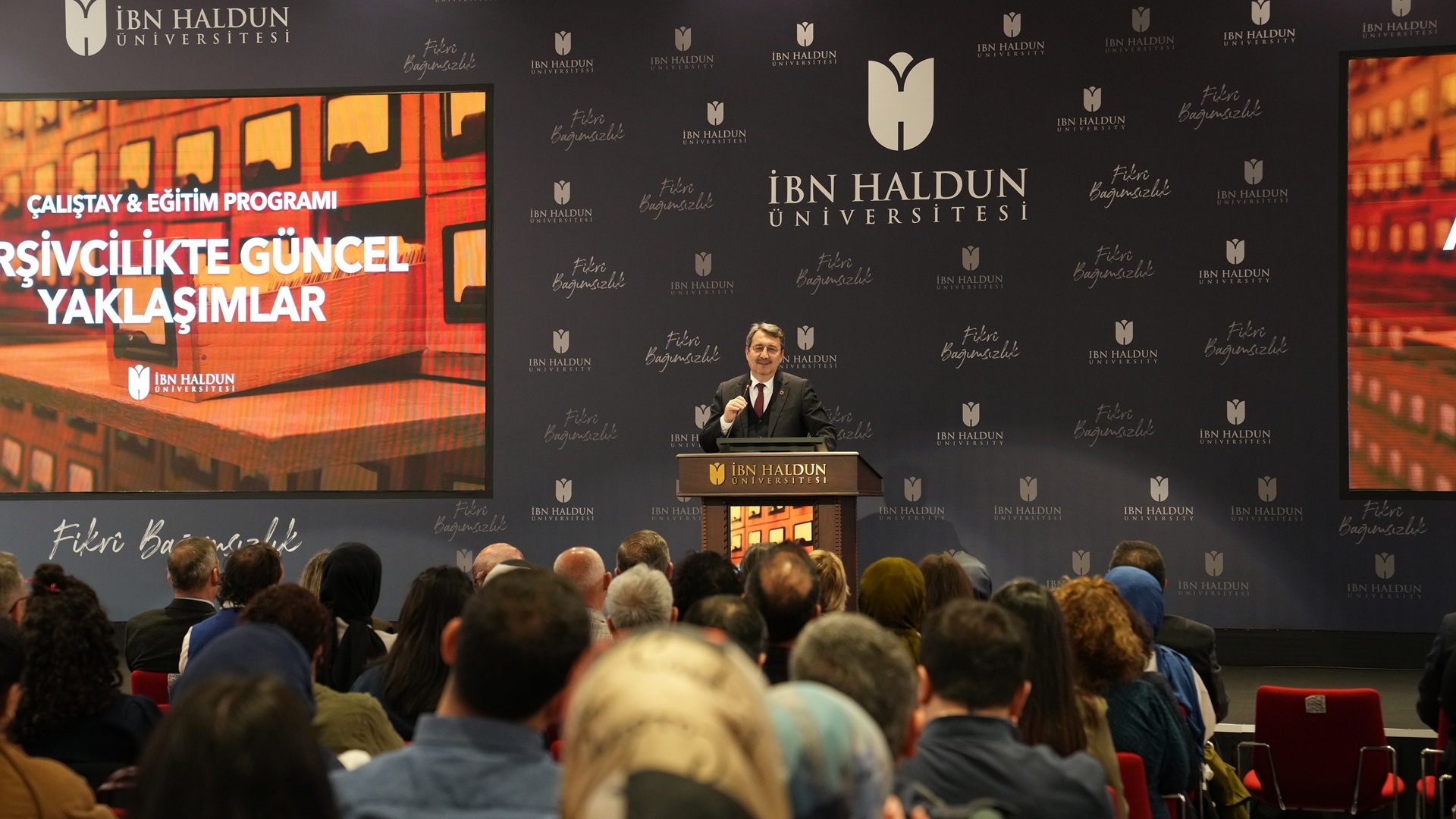 Üniversitemiz “Arşivcilikte Güncel Yaklaşımlar” Çalıştayı ve Eğitim Programı’na Ev Sahipliği Yaptı