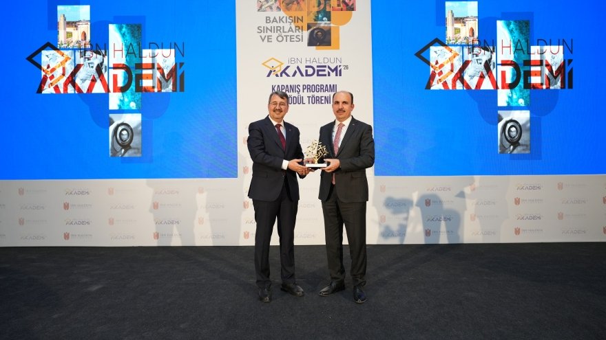 İbn Haldun Akademi ’26 Kapanış Töreninde Teşvik, Vefa ve Tema Ödülleri Sahiplerini Buldu