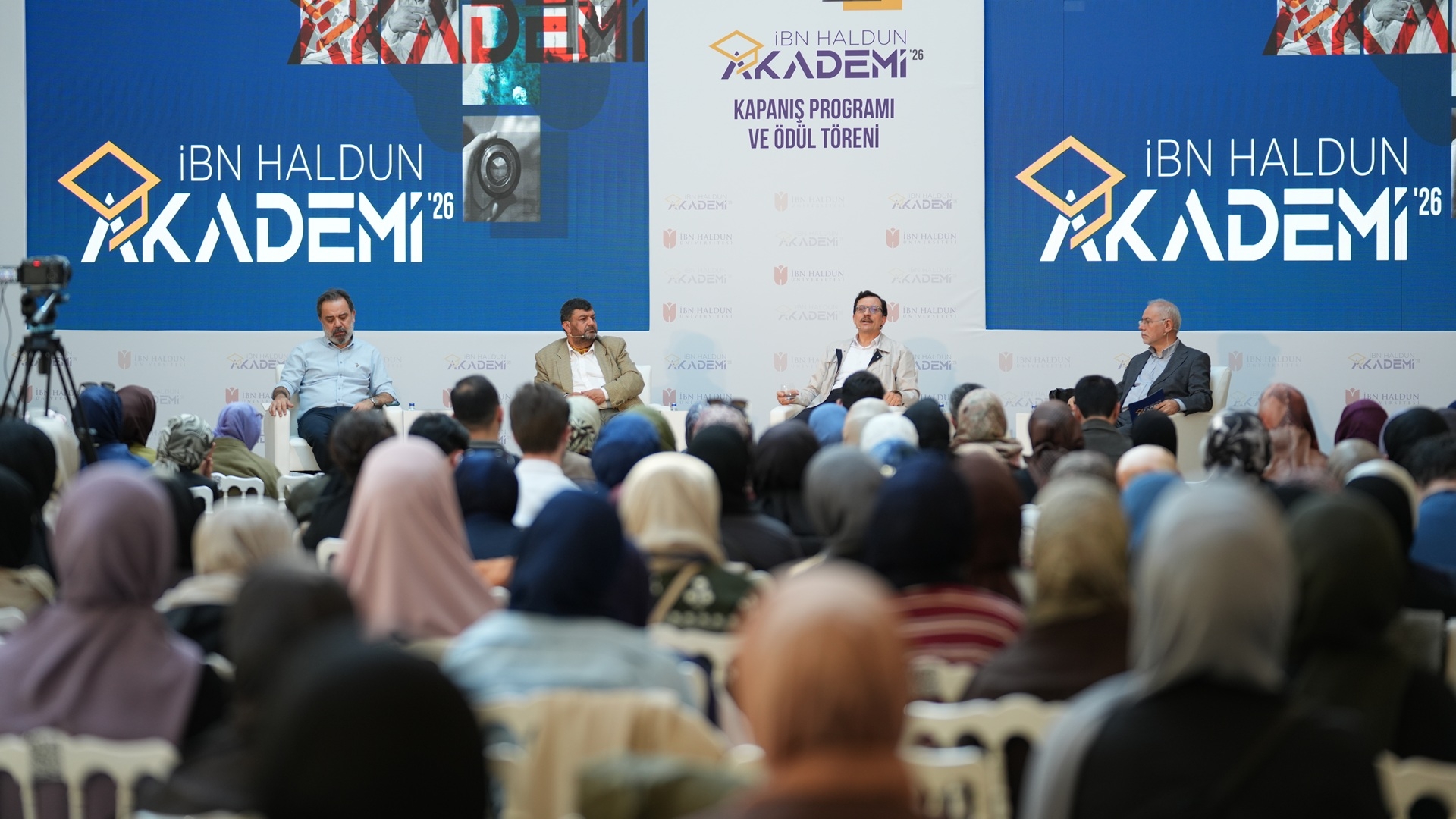 İbn Haldun Akademi’nin Son Oturumlarında Şiir, Müzik ve Tasavvuf Konuşuldu