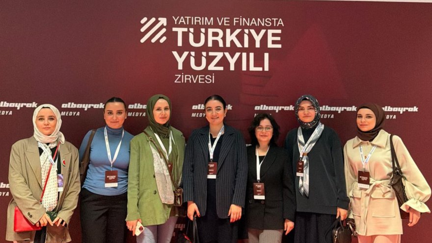 Ibn Haldun University Students Attend the “Investment and Finance Türkiye Century Summit”