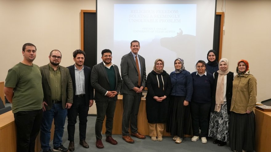 Prof. Steven T. Collis from the University of Texas Gave a Lecture on Religious Freedom at Our University