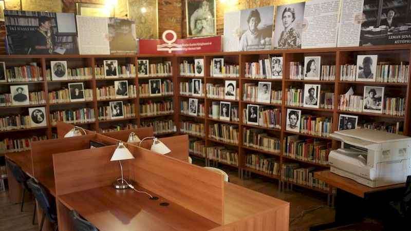 Visit to the Women’s Library and Information Centre 