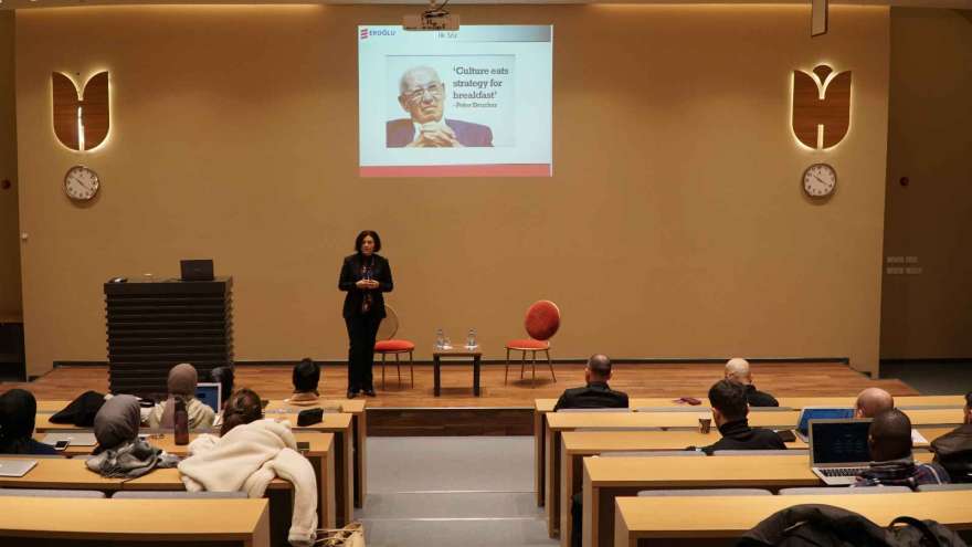 Colin's Global Group Manager Yasemin Serhatlı Met with Students in Strategic Management Class