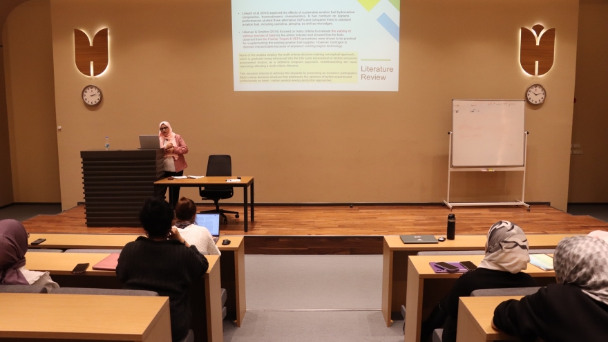 Management Department Hosted a Colloquium with Miss Amna Abdullah