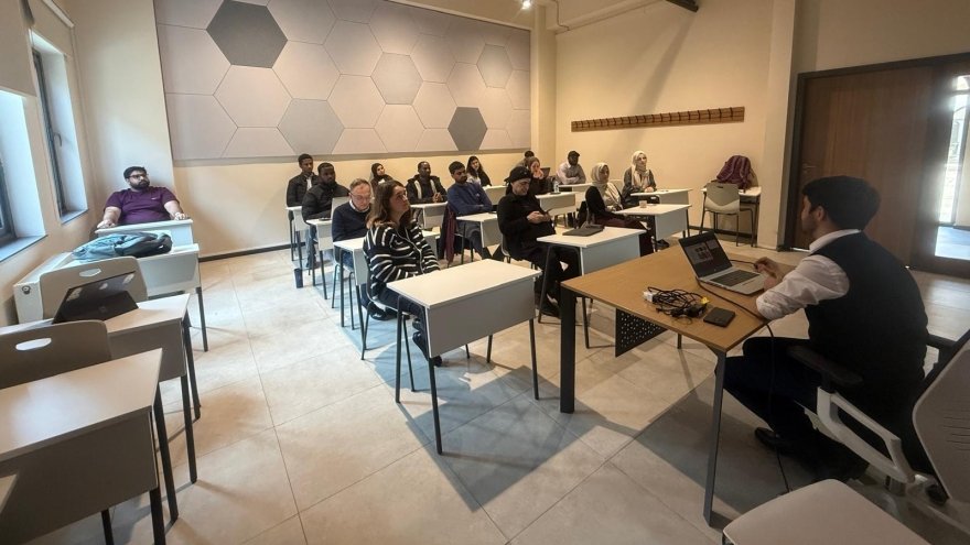 Doktora Adayımız Inzimam Ur Rehman “Sürdürülebilir Kalkınma Hedefleri ve Kitlesel Fonlama” Sunumunu Gerçekleştirdi