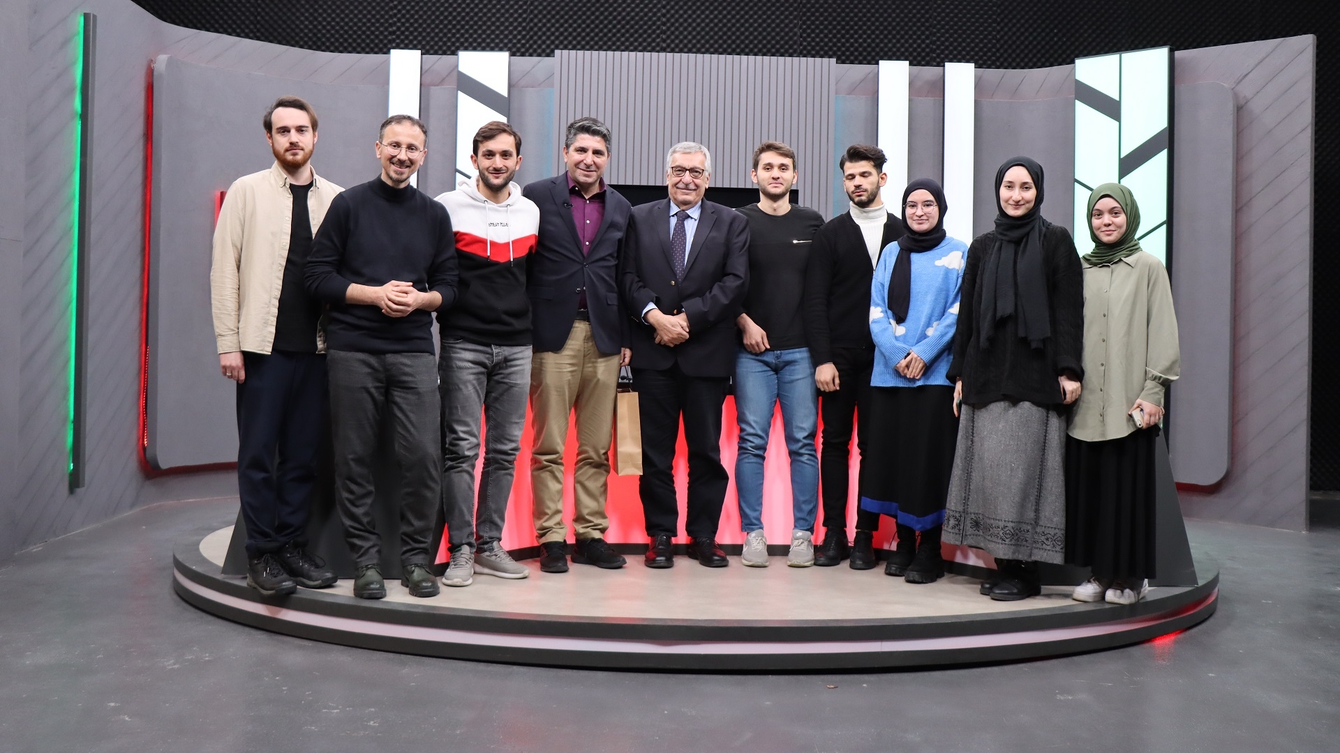 Future Journalists Meet TRT News Reporter Ali Artmaz