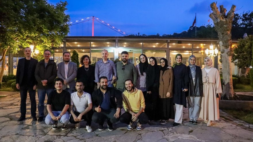 Yeni Medya ve İletişim 4. Sınıf Öğrencilerimiz Bölüm Mezuniyet Yemeğinde Buluştu