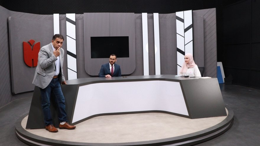 Al Jazeera Sunucusu Mustafa Ashour’dan “Savaş Dönemlerinde Sunuculuk” Dersi