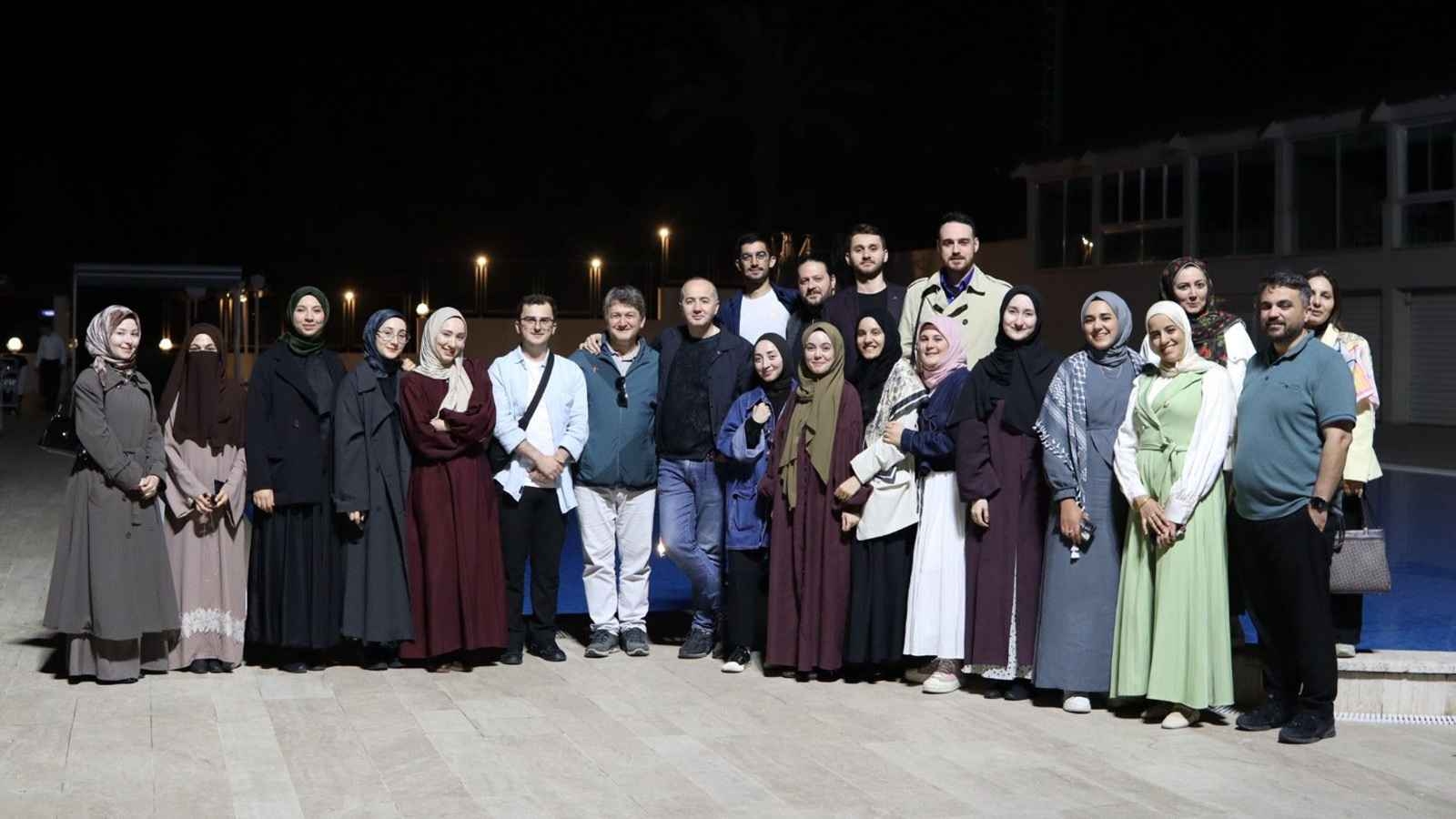  Faculty of Communication Senior Students Gathered for the Traditional Graduation Dinner