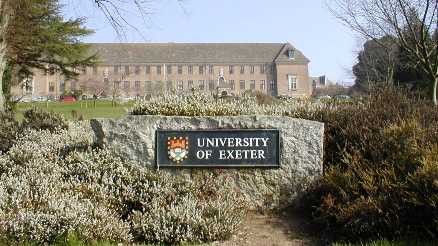 Doktora Öğrencilerimizden Ahsen Nur Bozkuş Exeter Üniversitesinden Kabul Aldı