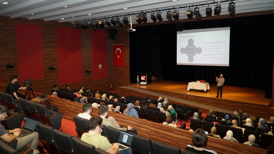 İslam Düşüncesinde Psikoloji Seminerlerinin Dördüncü Oturumu Gerçekleştirildi