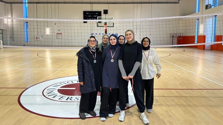 Rektörlük Kupası Kadın Voleybol Turnuvası’nda Ödüller Sahiplerini Buldu