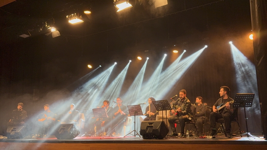 Fİ Orkestrası: 90'lar 2000'ler Türkçe Pop Şarkılar Konseri