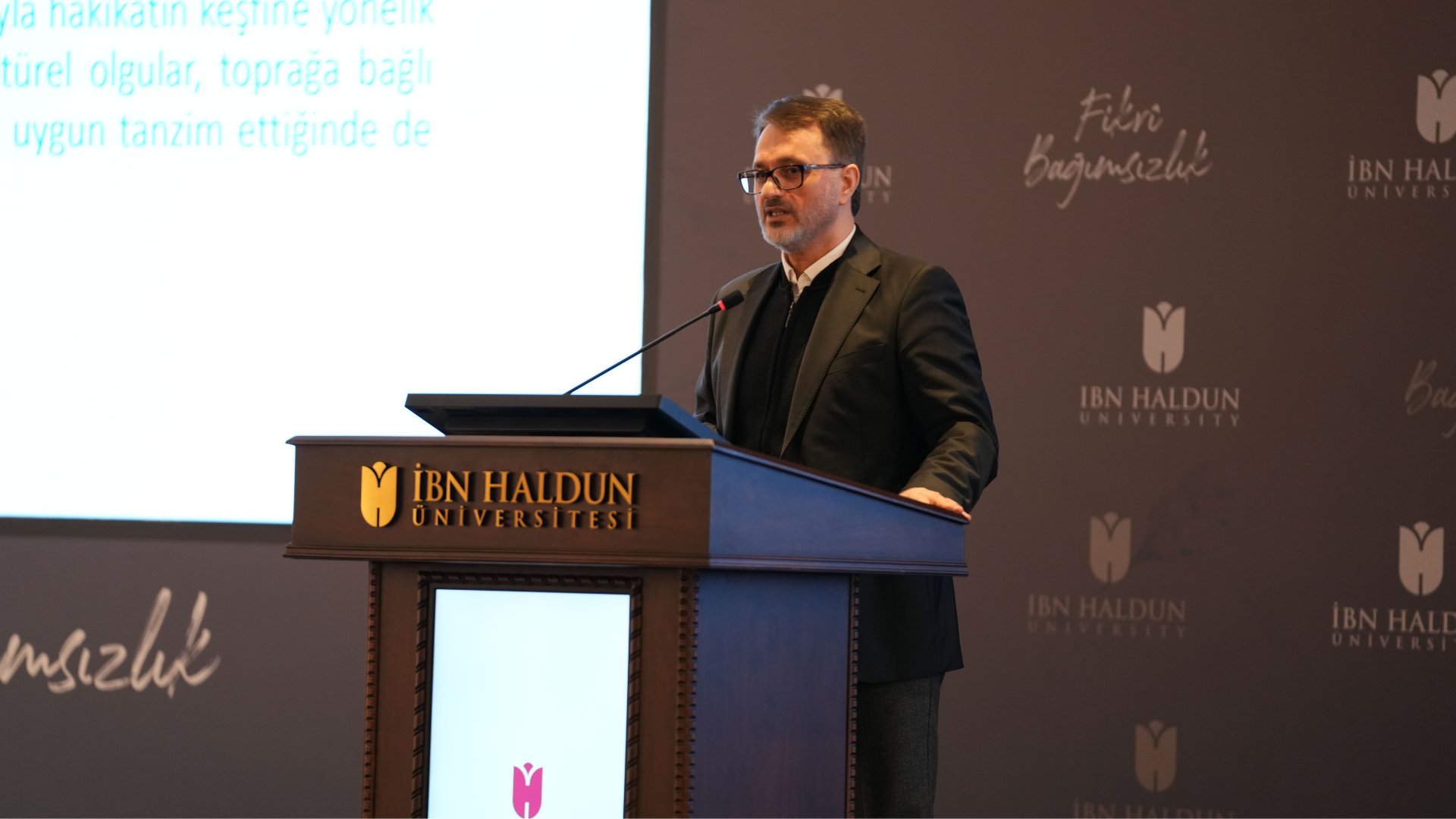 A Role Model in Transformational Leadership: Prophet Muhammad