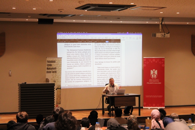 Felsefinin İzinde: Mukayeseli Dinler Tarihi