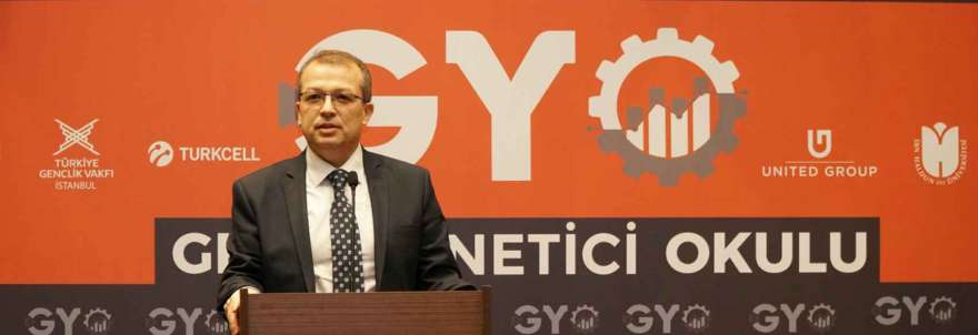 Genç yönetici adayları sertifikalarını aldı